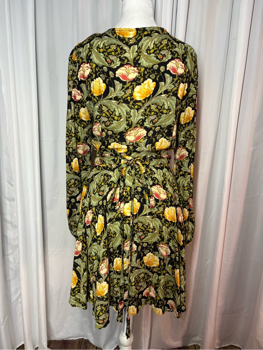 Floral V-Neck Long Sleeve Wrap Dress in Yellow & Green Size L - Picture 2 of 9